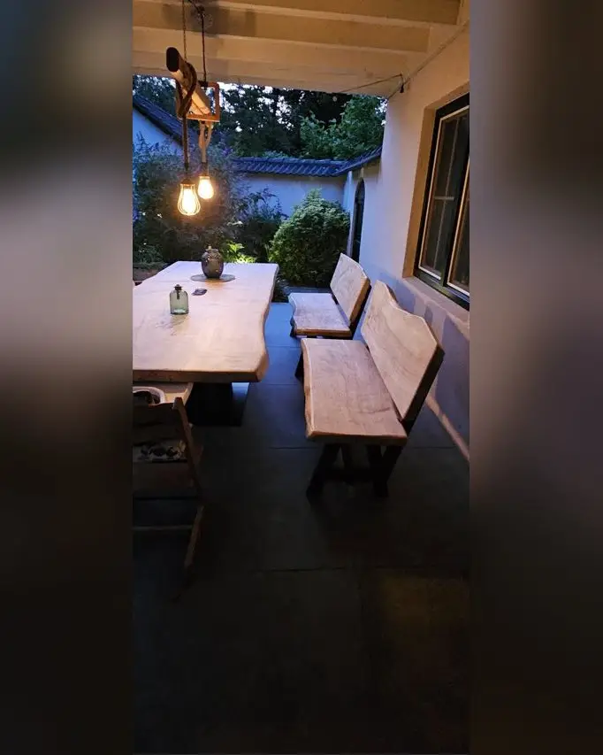 Boomstamtafel op het terras